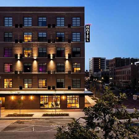 ホテル Moxy Omaha Downtown エクステリア 写真