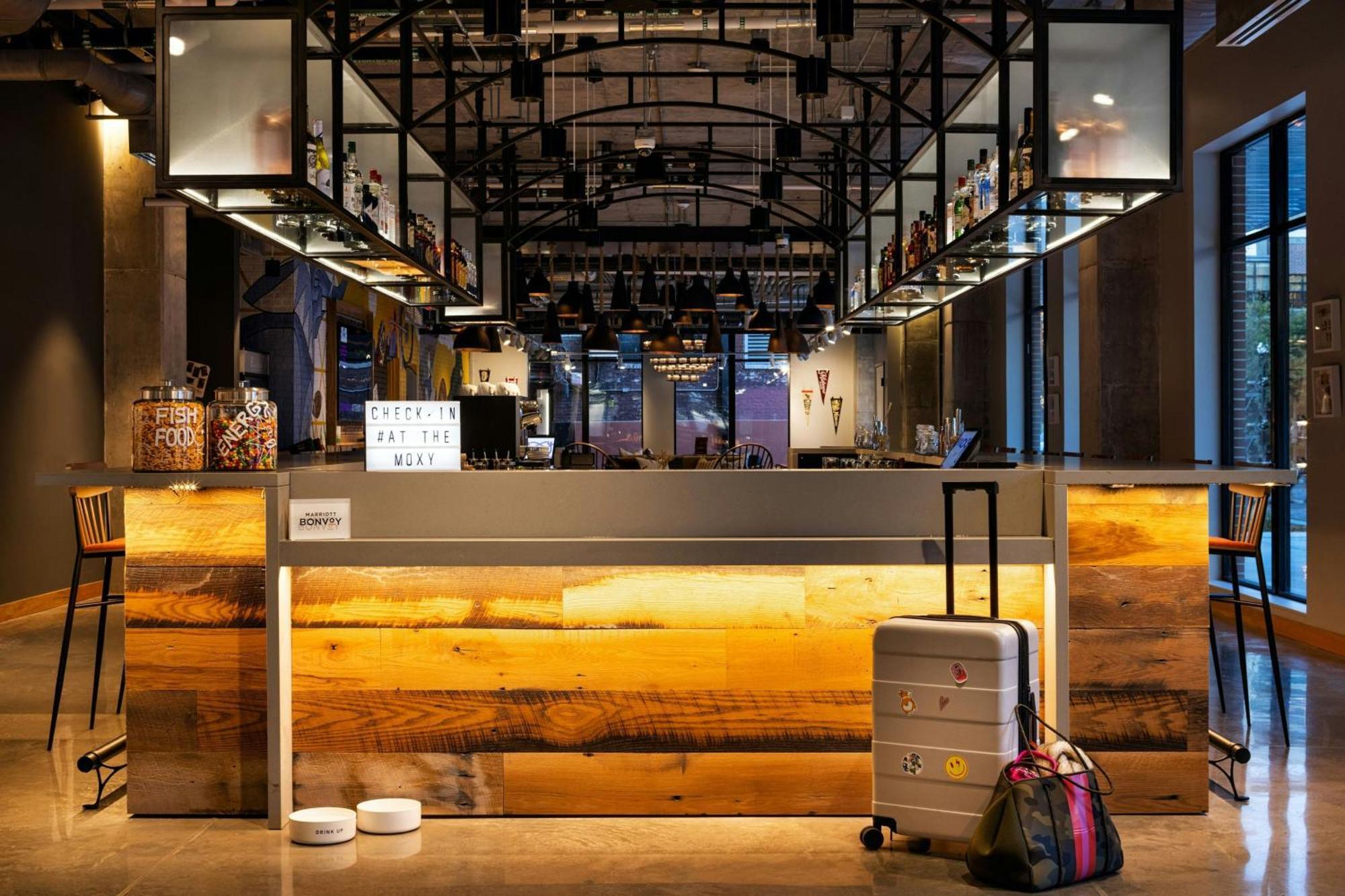 ホテル Moxy Omaha Downtown エクステリア 写真